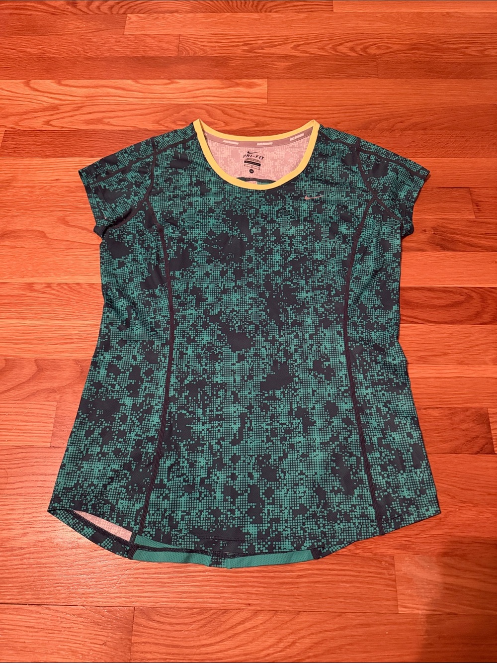 Nike Short Sleeve Performance Tee in Teal, Navy & Yellow